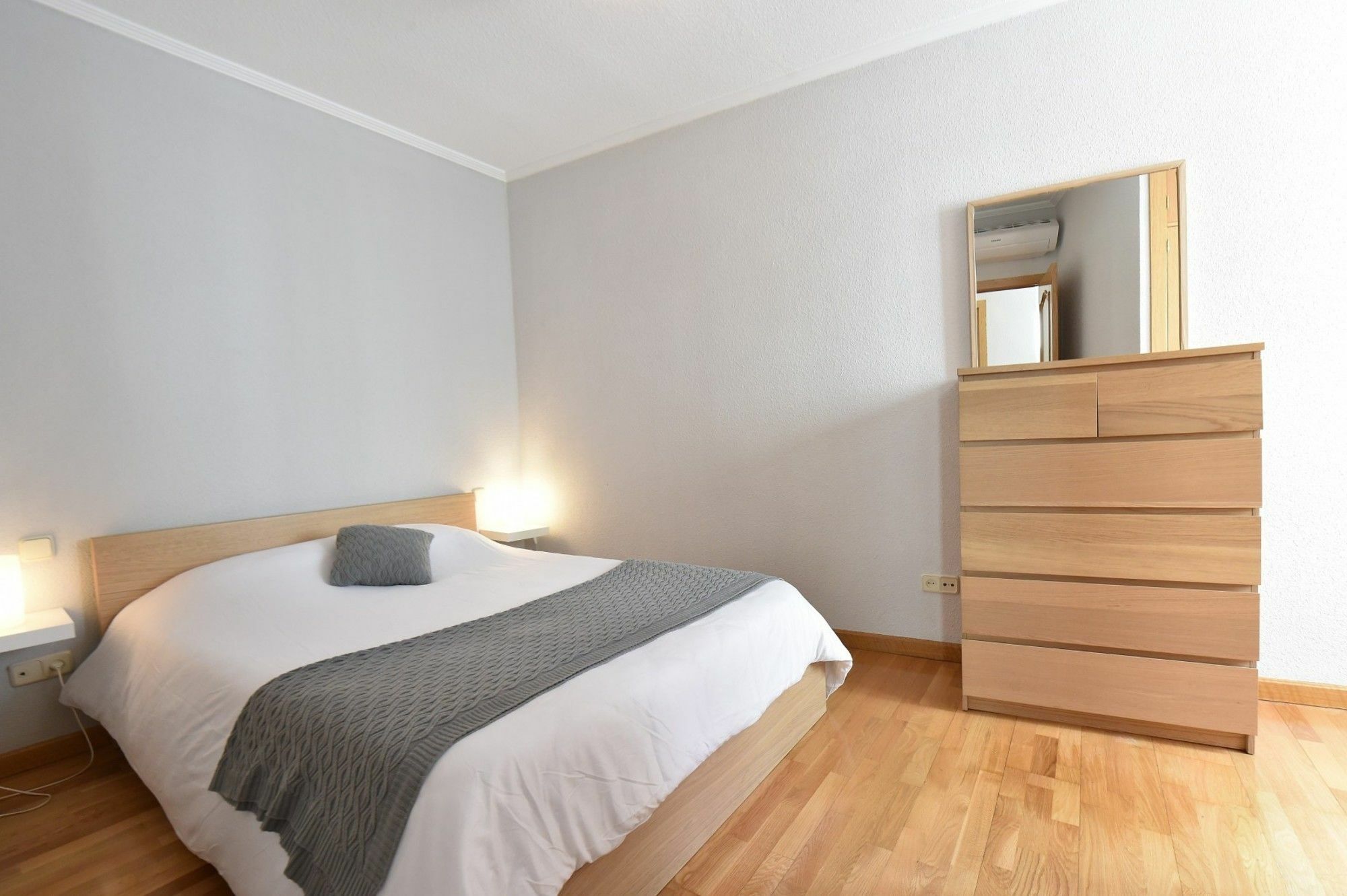 For You Rentals Reina Sofia Apartment Temporal Df21 Madrid Eksteriør billede